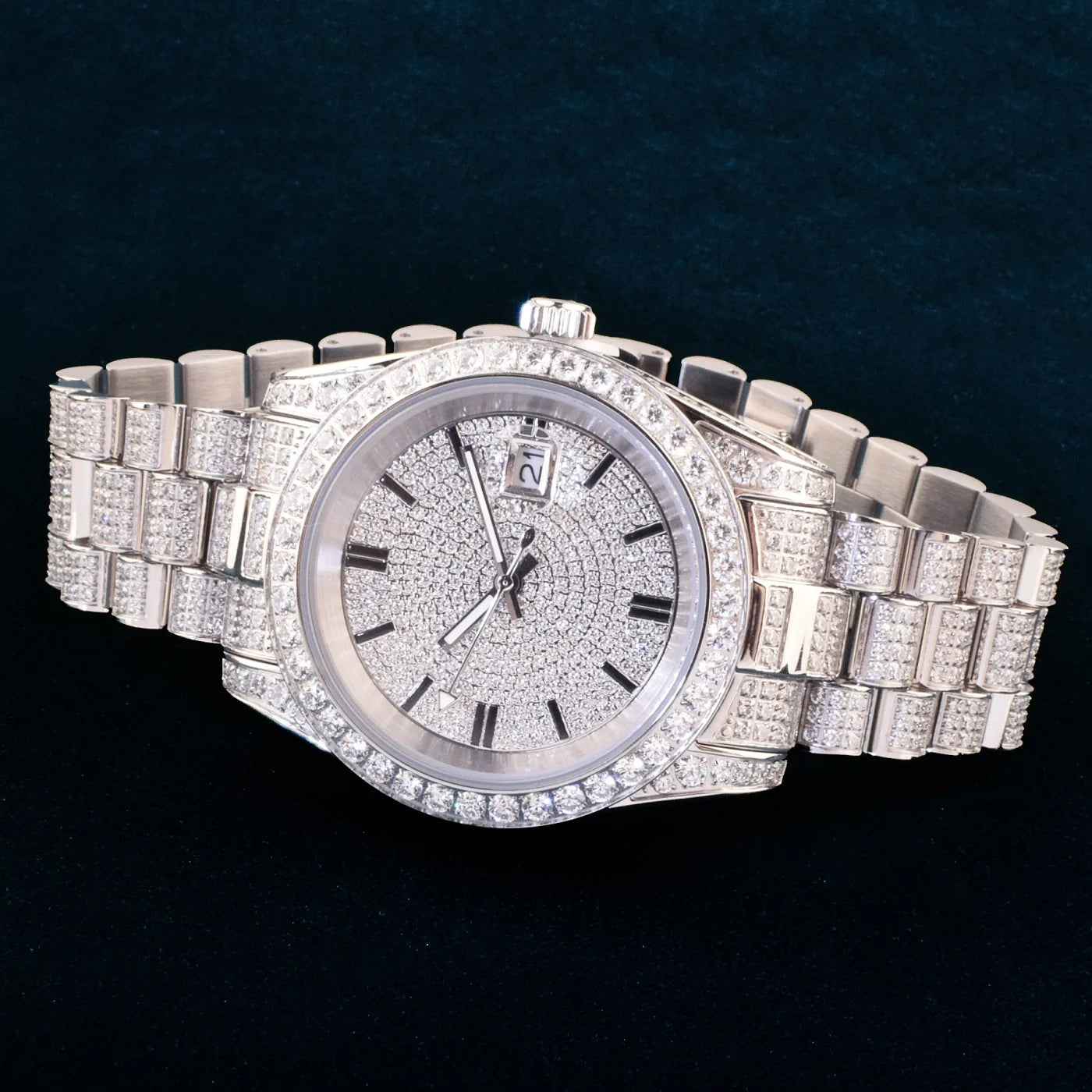 CUC WH213 Quartz Wristwatch – Stainless Steel, 5 Bar, Hardlex - Winter Seller Hub