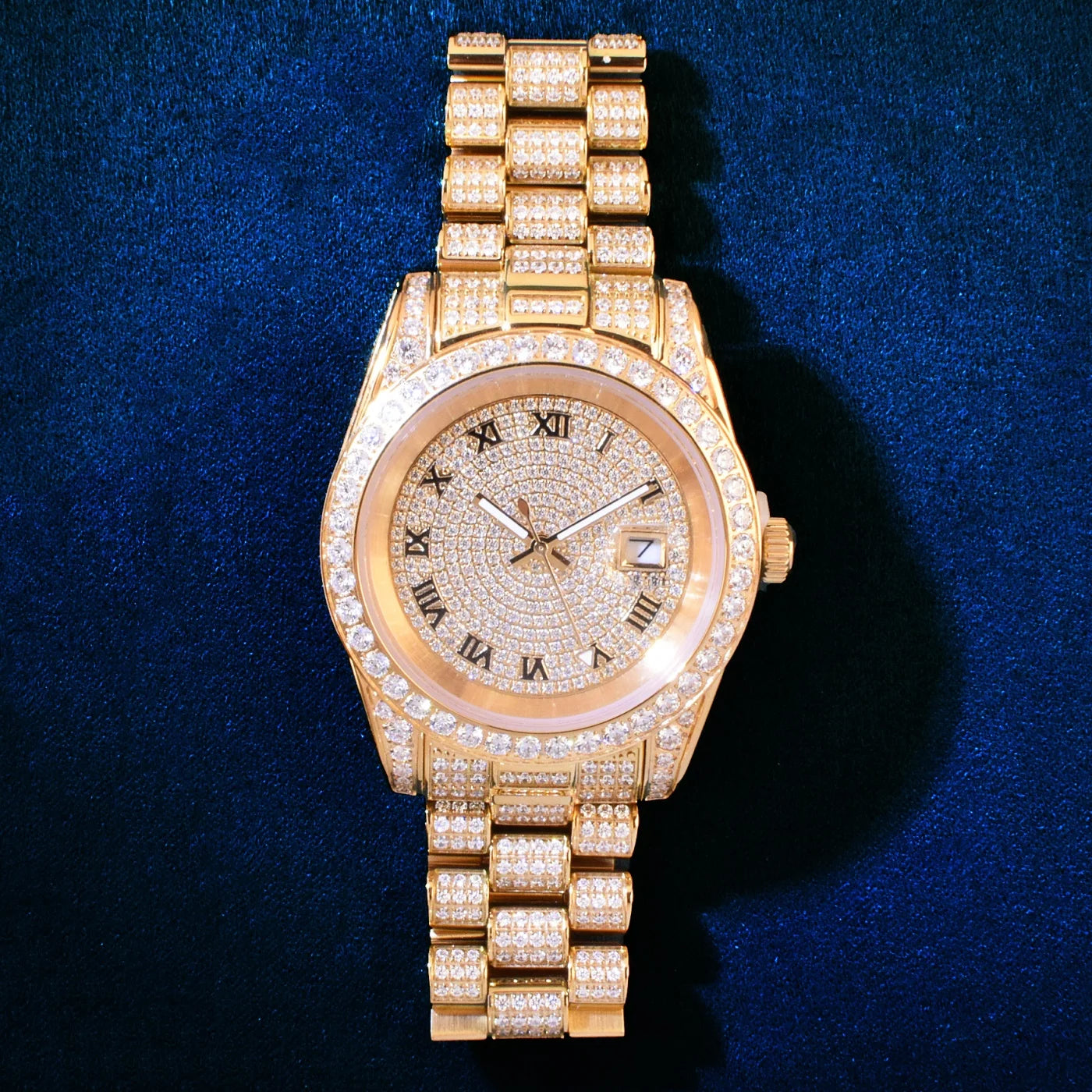 CUC WH213 Quartz Wristwatch – Stainless Steel, 5 Bar, Hardlex - Winter Seller Hub