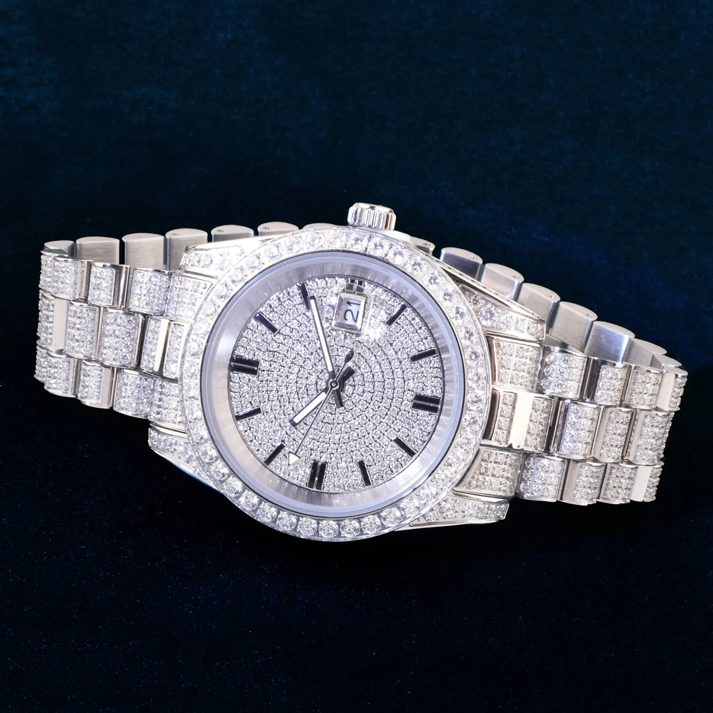 CUC WH213 Quartz Wristwatch – Stainless Steel, 5 Bar, Hardlex - Winter Seller Hub