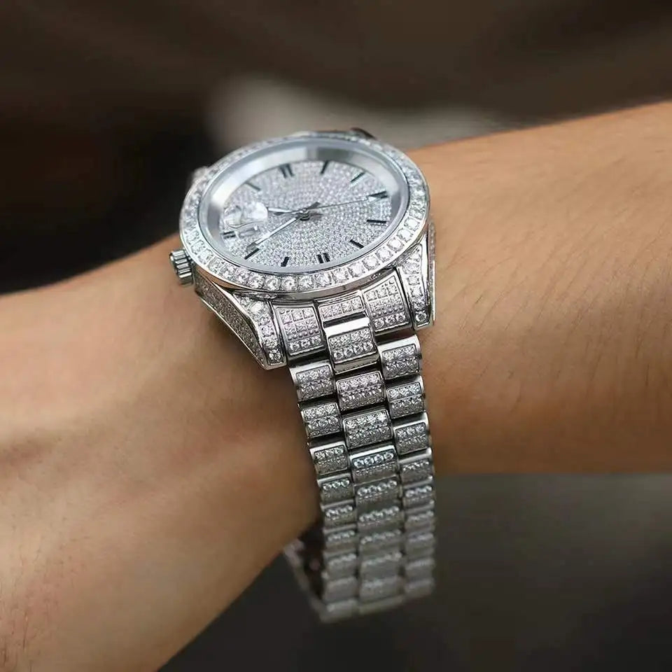 CUC WH213 Quartz Wristwatch – Stainless Steel, 5 Bar, Hardlex - Winter Seller Hub